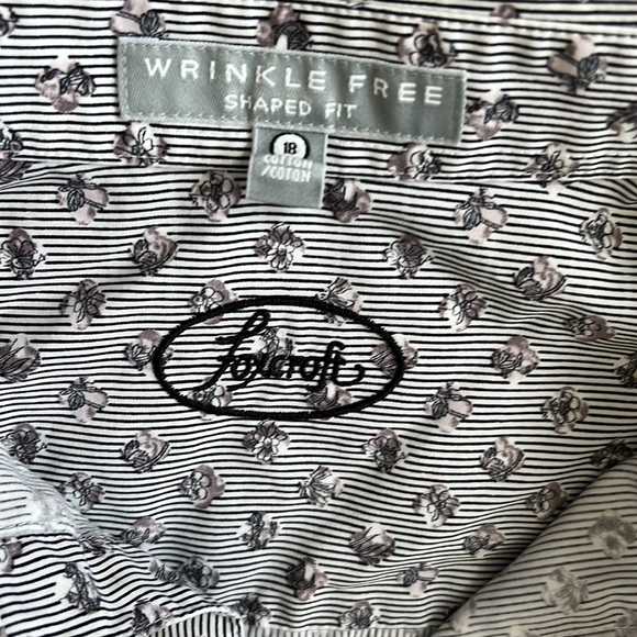 Foxcroft button up top. Size 18 - Picture 4 of 13